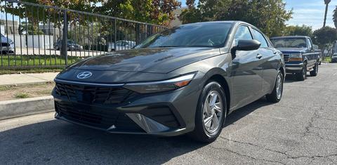 Hyundai Elantra 2025