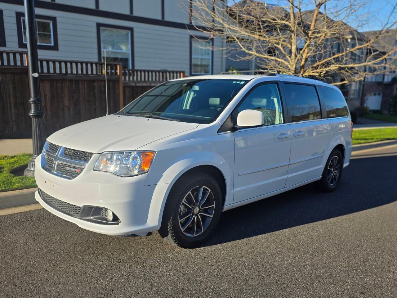 Dodge Grand Caravan 2017 in Portland, OR