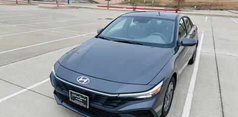 Hyundai Elantra 2024