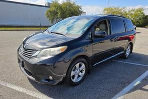 Toyota Sienna car