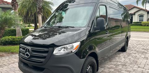 Mercedes-Benz Sprinter 2025