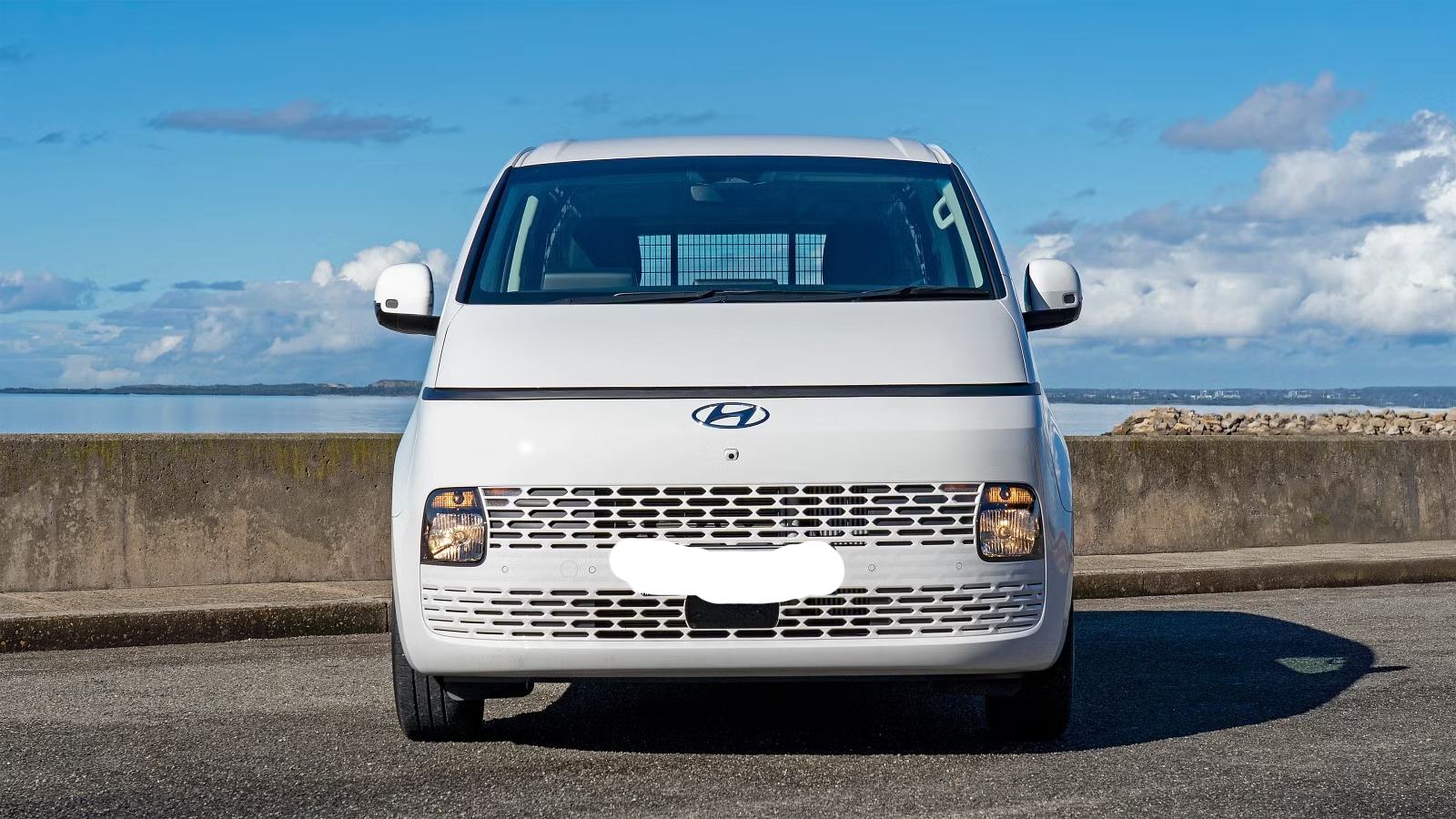 Hyundai STARIA 2024 in Hendra