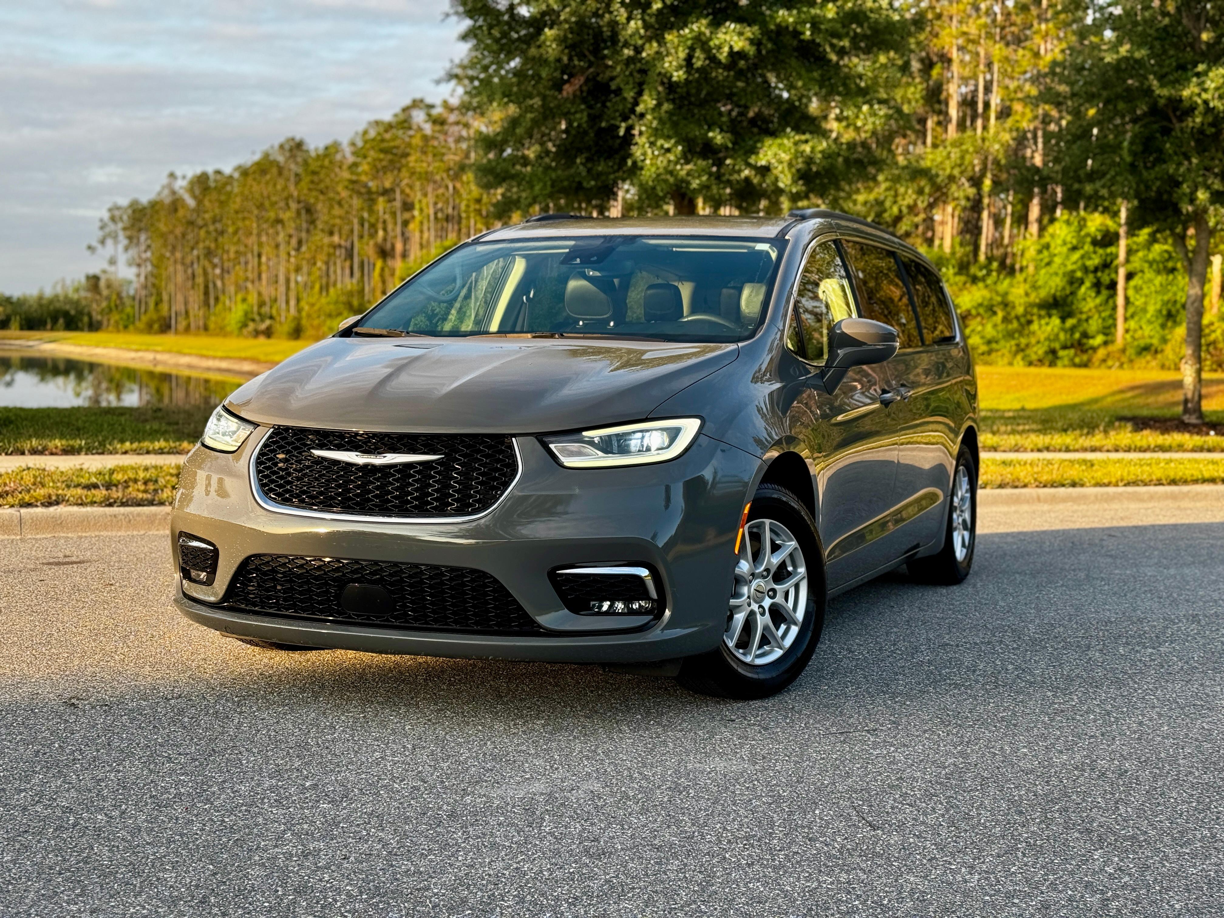 Chrysler Pacifica 2022 in 