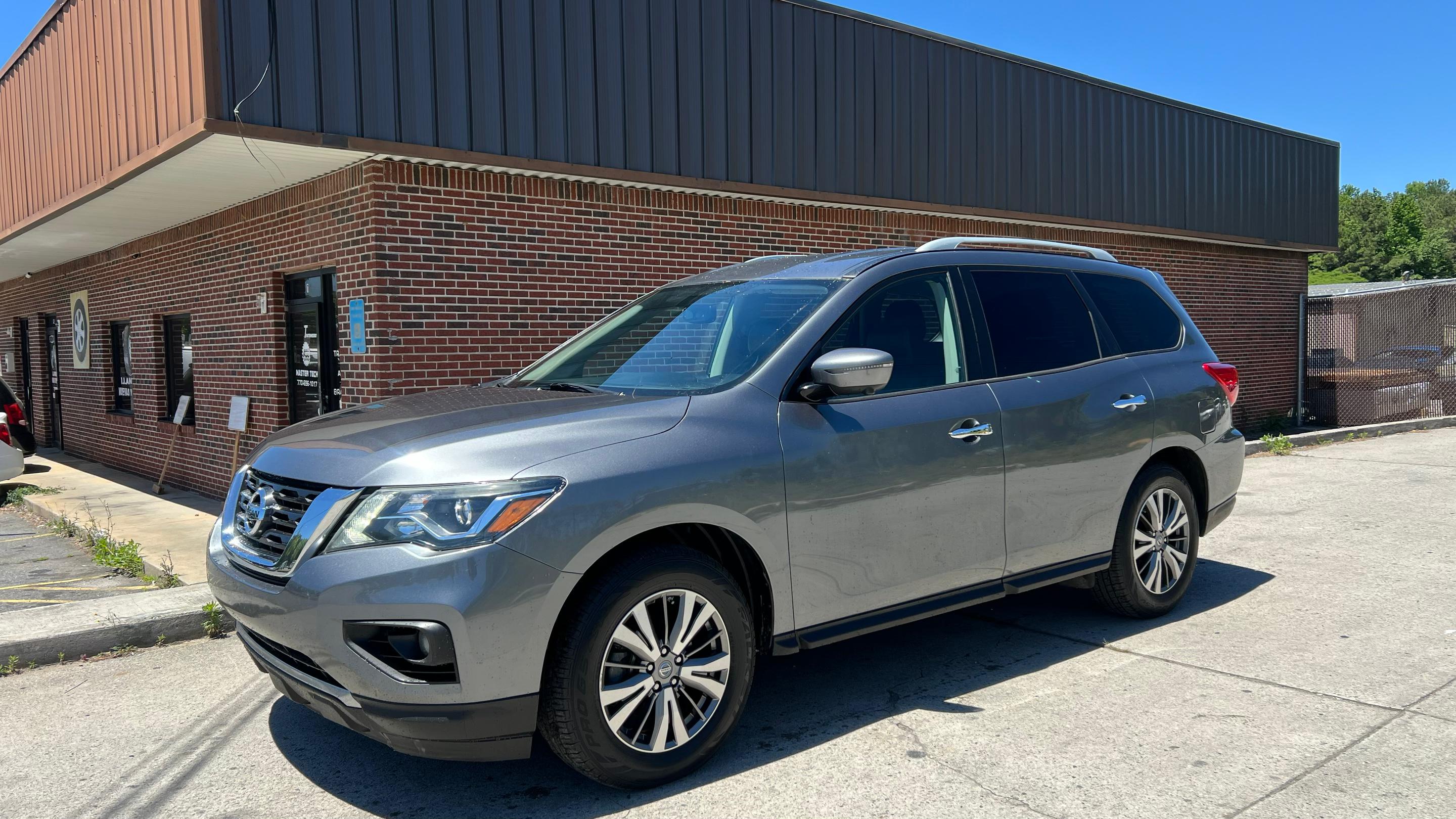 Nissan Pathfinder 2018 in 