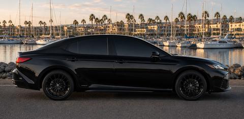 Toyota Camry Hybrid 2025