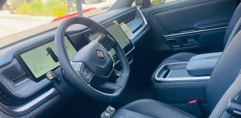 Rivian R1S 2023