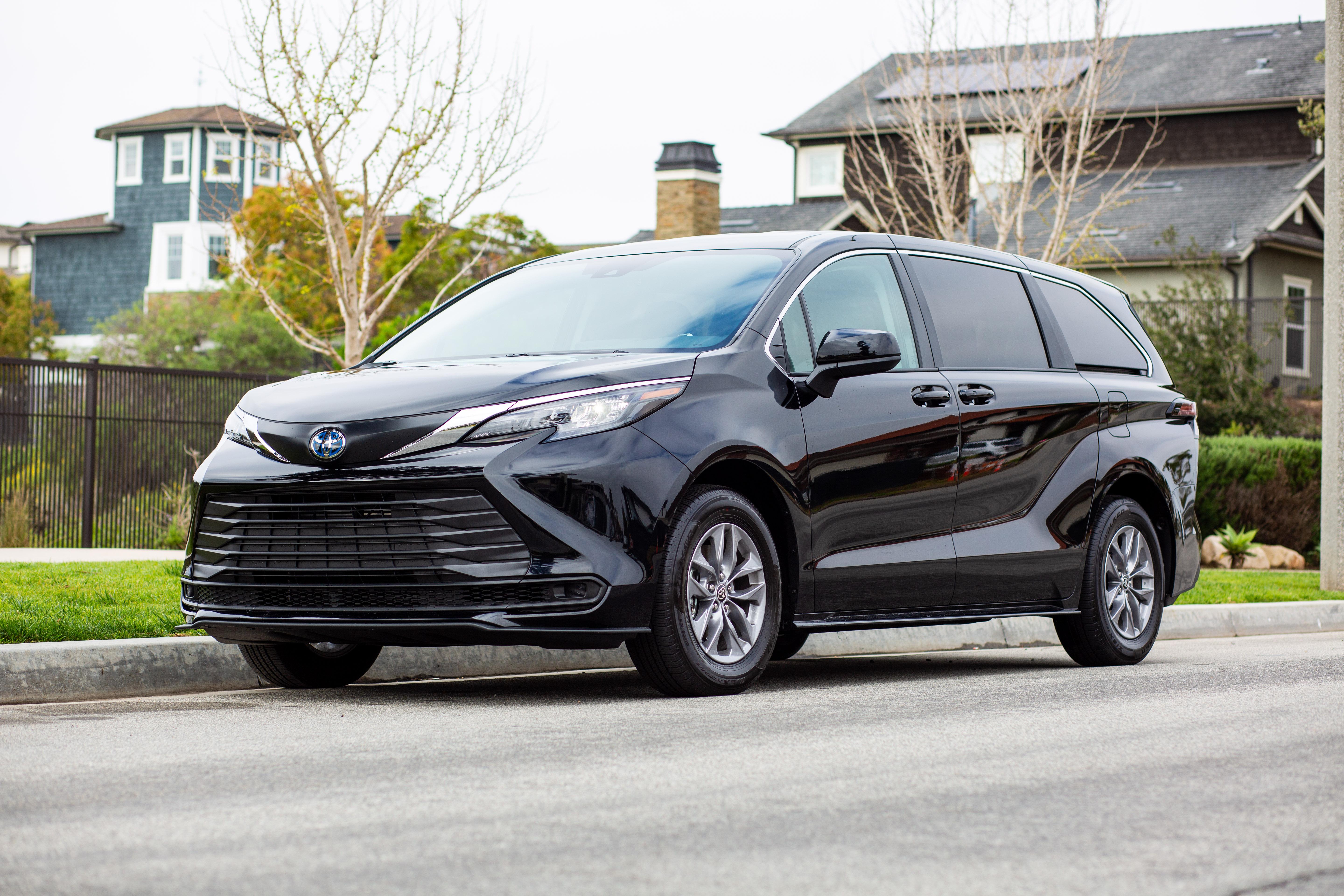 Toyota Sienna 2024 in Cerritos, CA