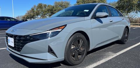 Hyundai Elantra 2022