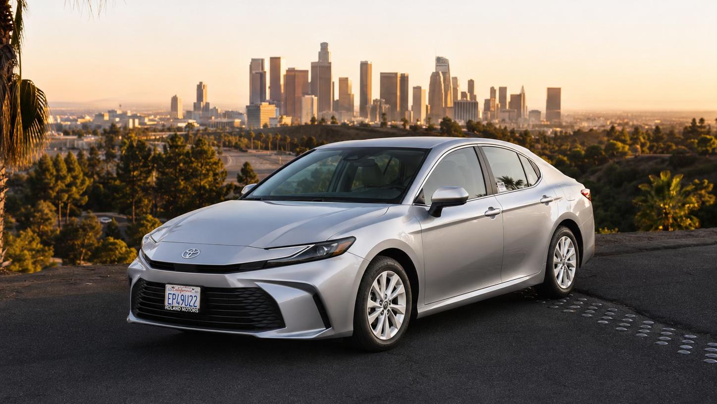 Toyota Camry Hybrid 2026 in Santa Clarita, CA