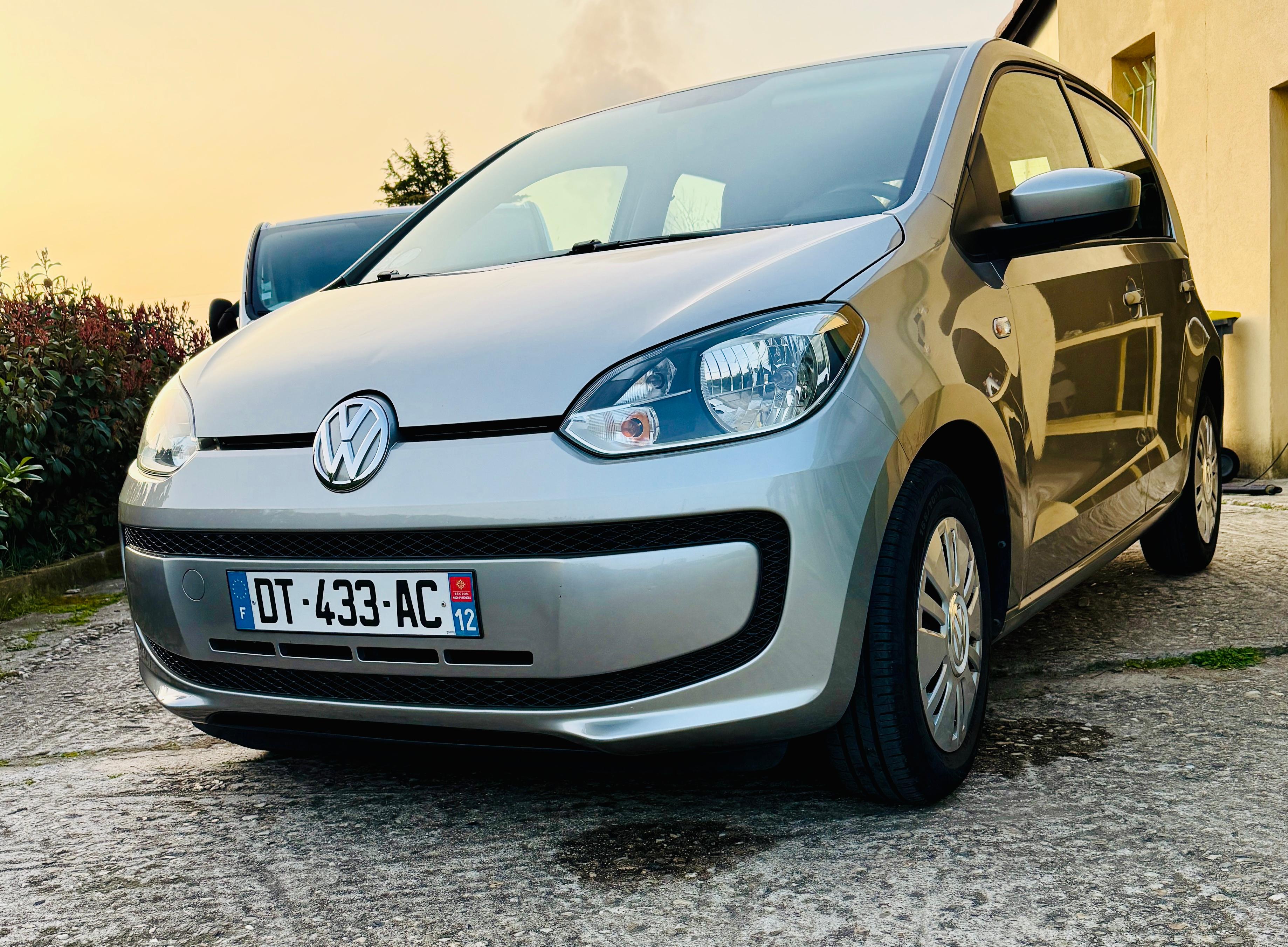 Volkswagen UP 2015 à Alès