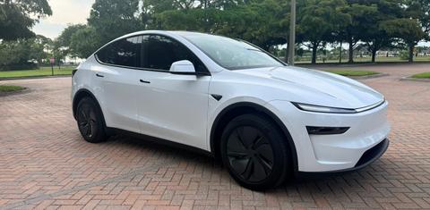 Tesla Model Y 2026