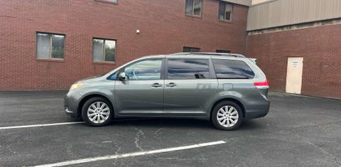 Toyota Sienna 2013