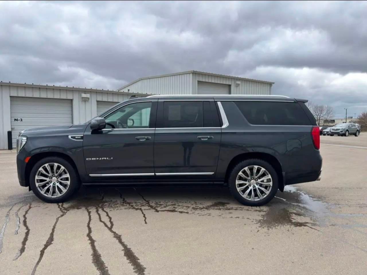 GMC Yukon XL 2021 in Jamestown, ND