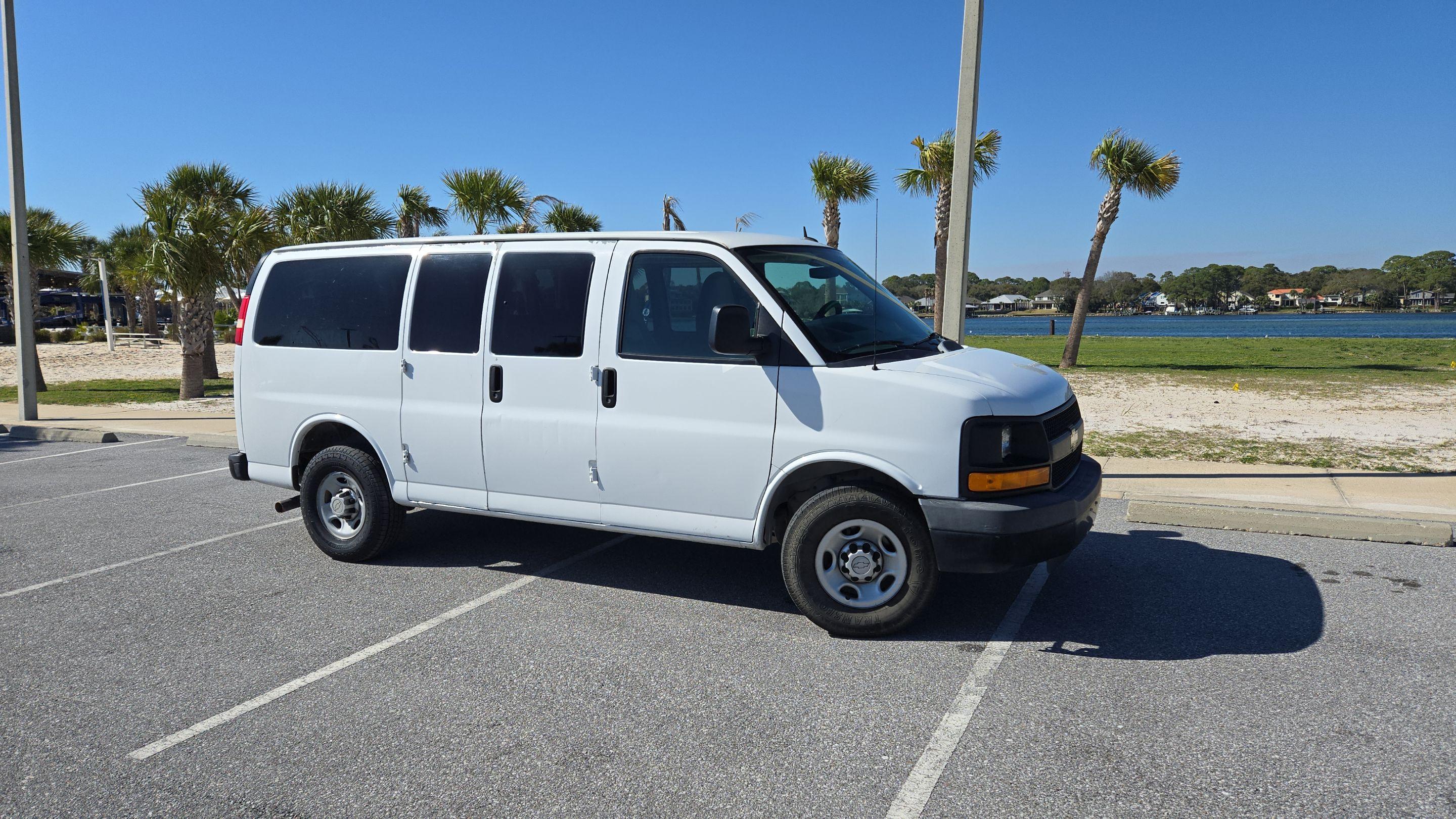 Chevrolet Express 2015 in 