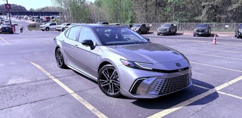 Toyota Camry Hybrid 2026