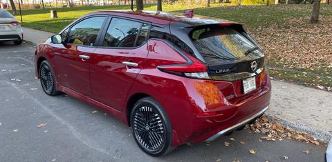 Nissan LEAF 2023
