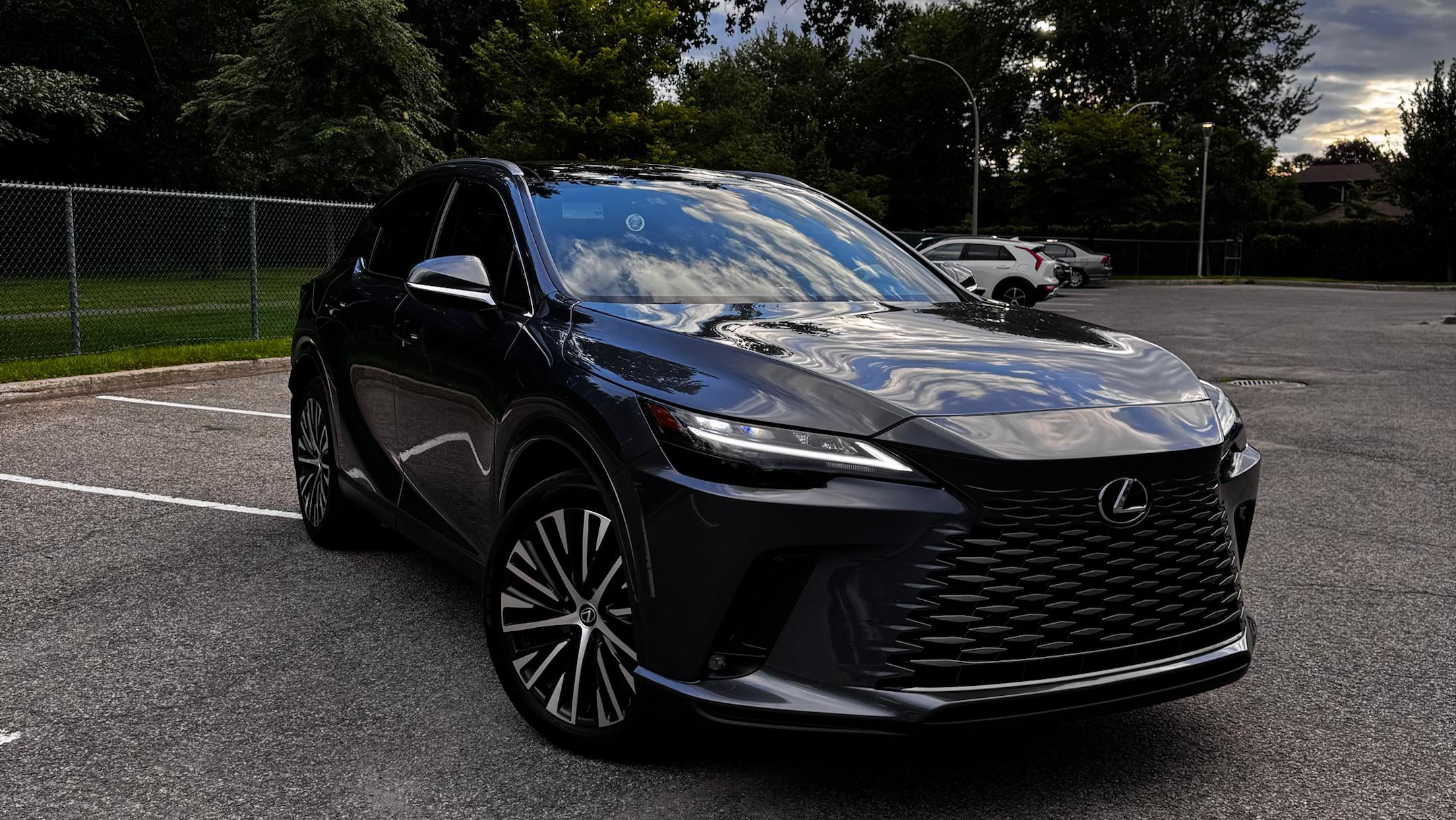 Lexus RX 2024 in Dollard-des-Ormeaux, QC