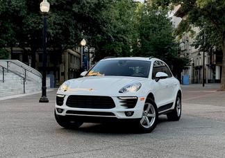 Porsche Macan car