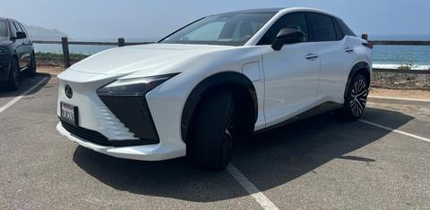 Lexus RZ 2023