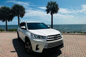 Toyota Highlander car