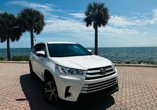 Toyota Highlander car