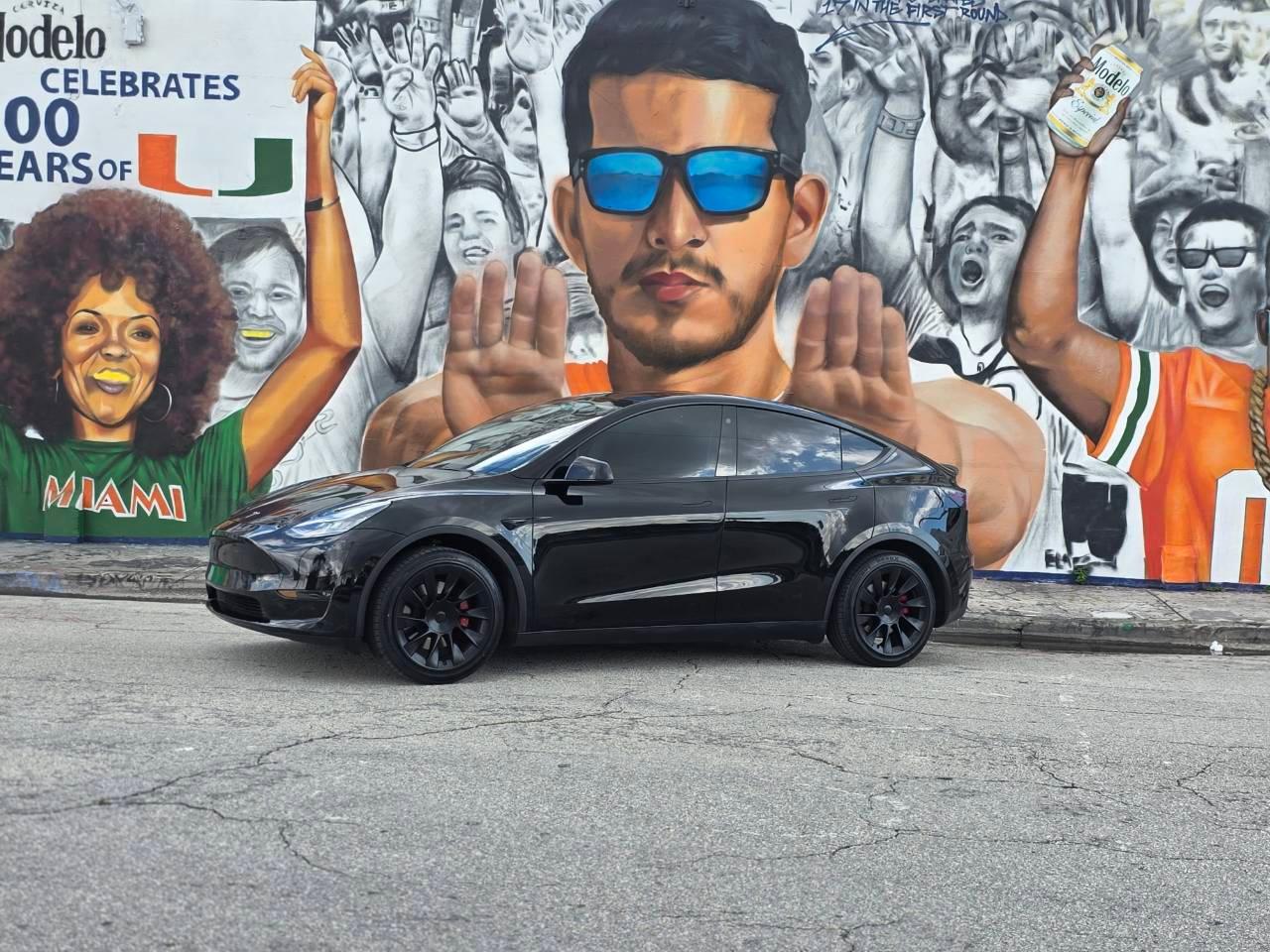 Tesla Model Y 2021 in Miami Gardens, FL