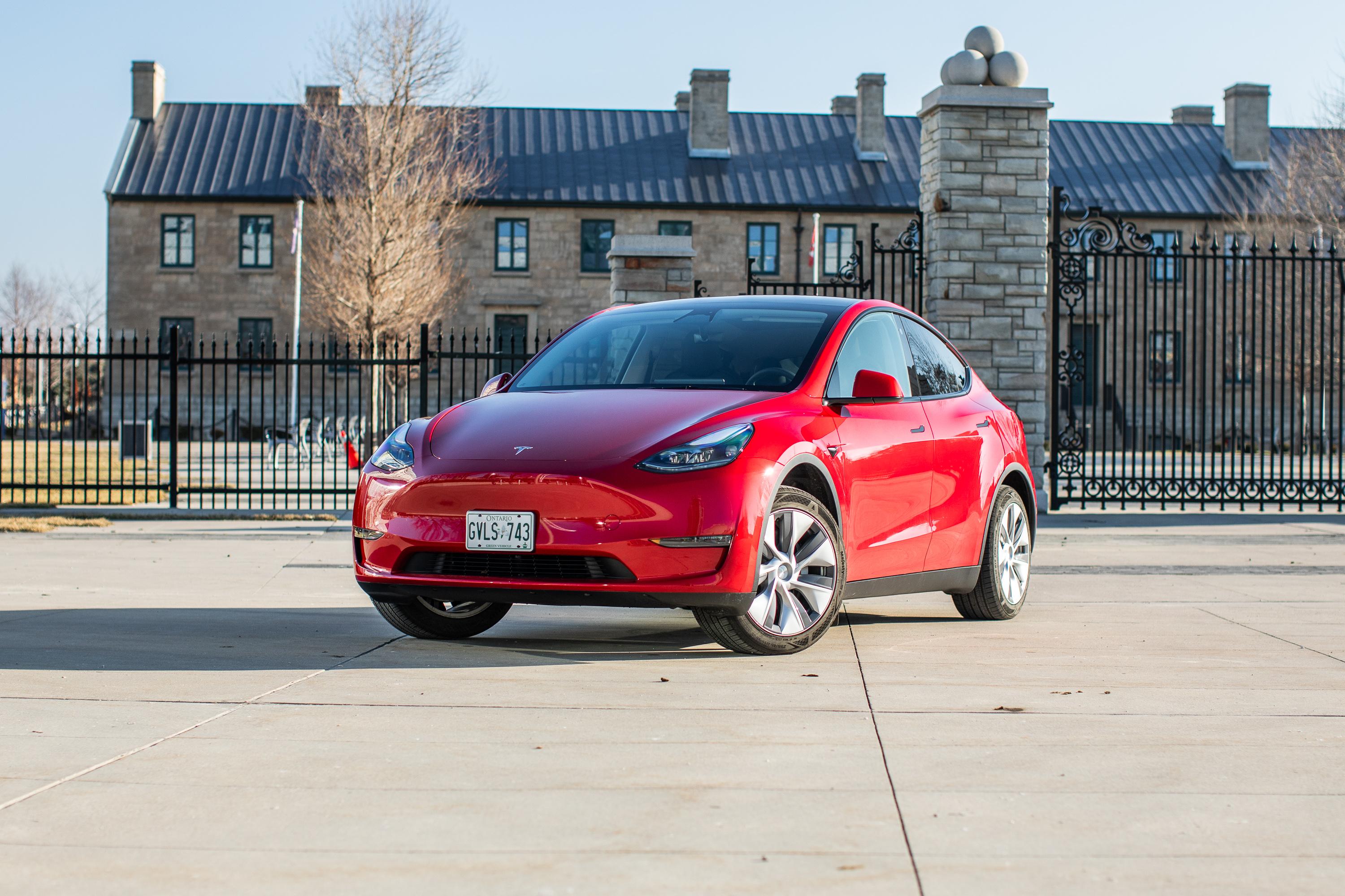 Tesla Model Y 2023 in Toronto, ON