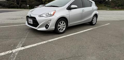 Toyota Prius c 2015