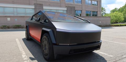 Tesla Cybertruck 2025
