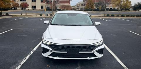 Hyundai Elantra 2024