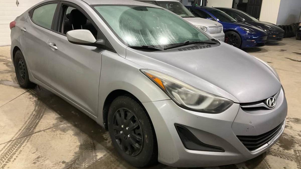 Hyundai Elantra 2015 à 