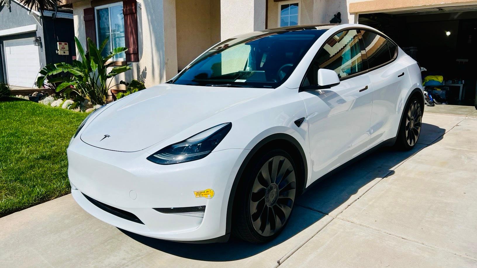 Tesla Model Y 2022 in Menifee, CA