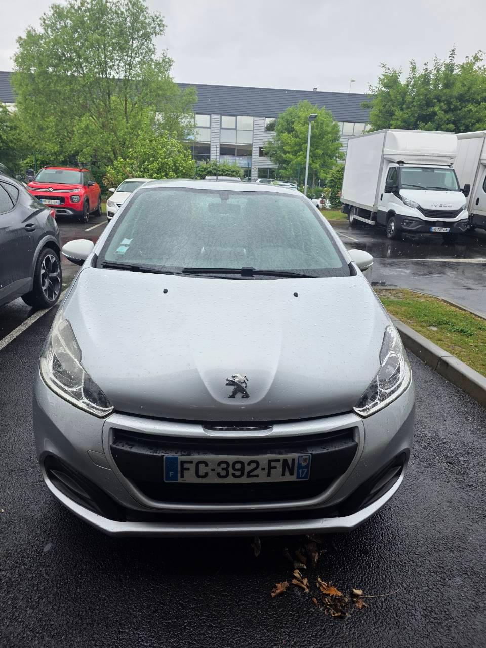 Peugeot 208 2018 à Lieusaint