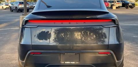 Tesla Model Y 2026