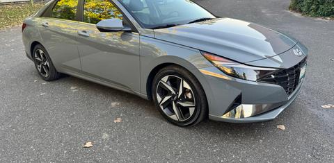 Hyundai Elantra 2022