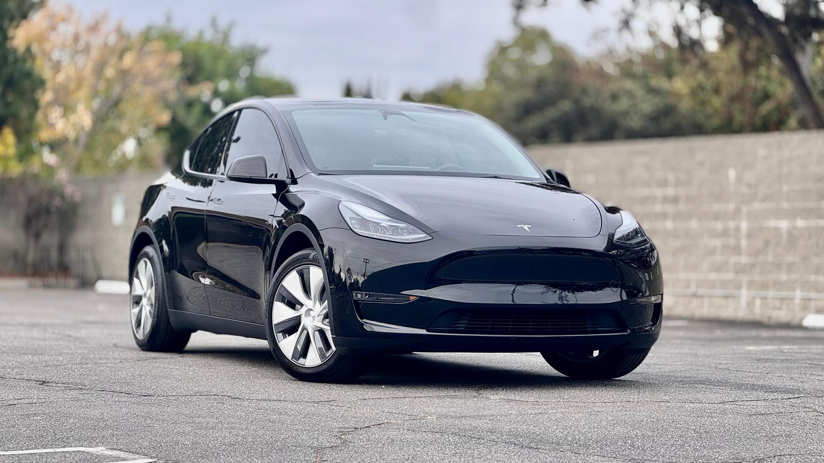 Tesla Model Y 2023 in Los Angeles, CA
