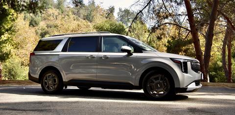 Kia Carnival Hybrid 2026