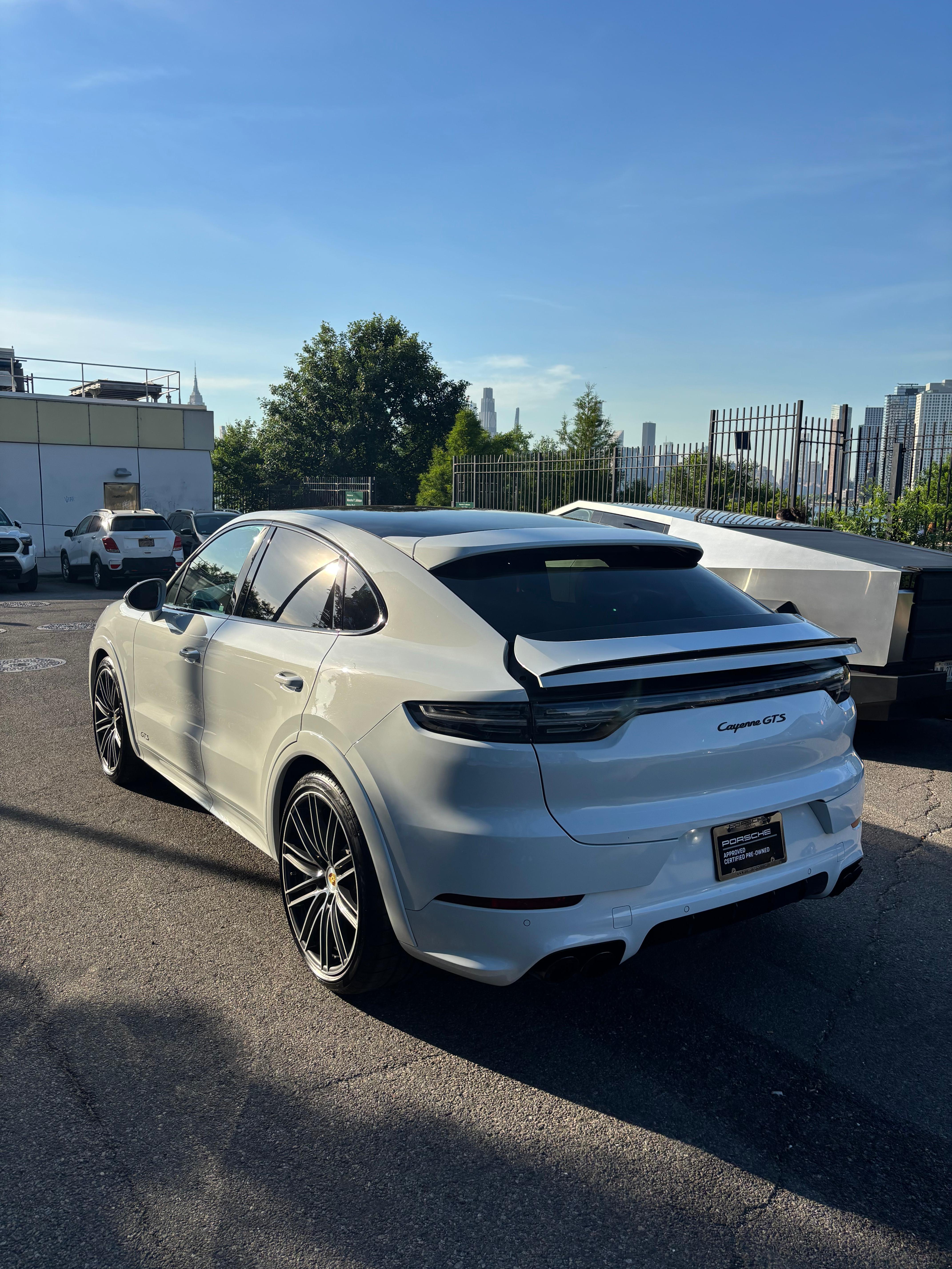 Porsche Cayenne 2021 in Jersey City, NJ