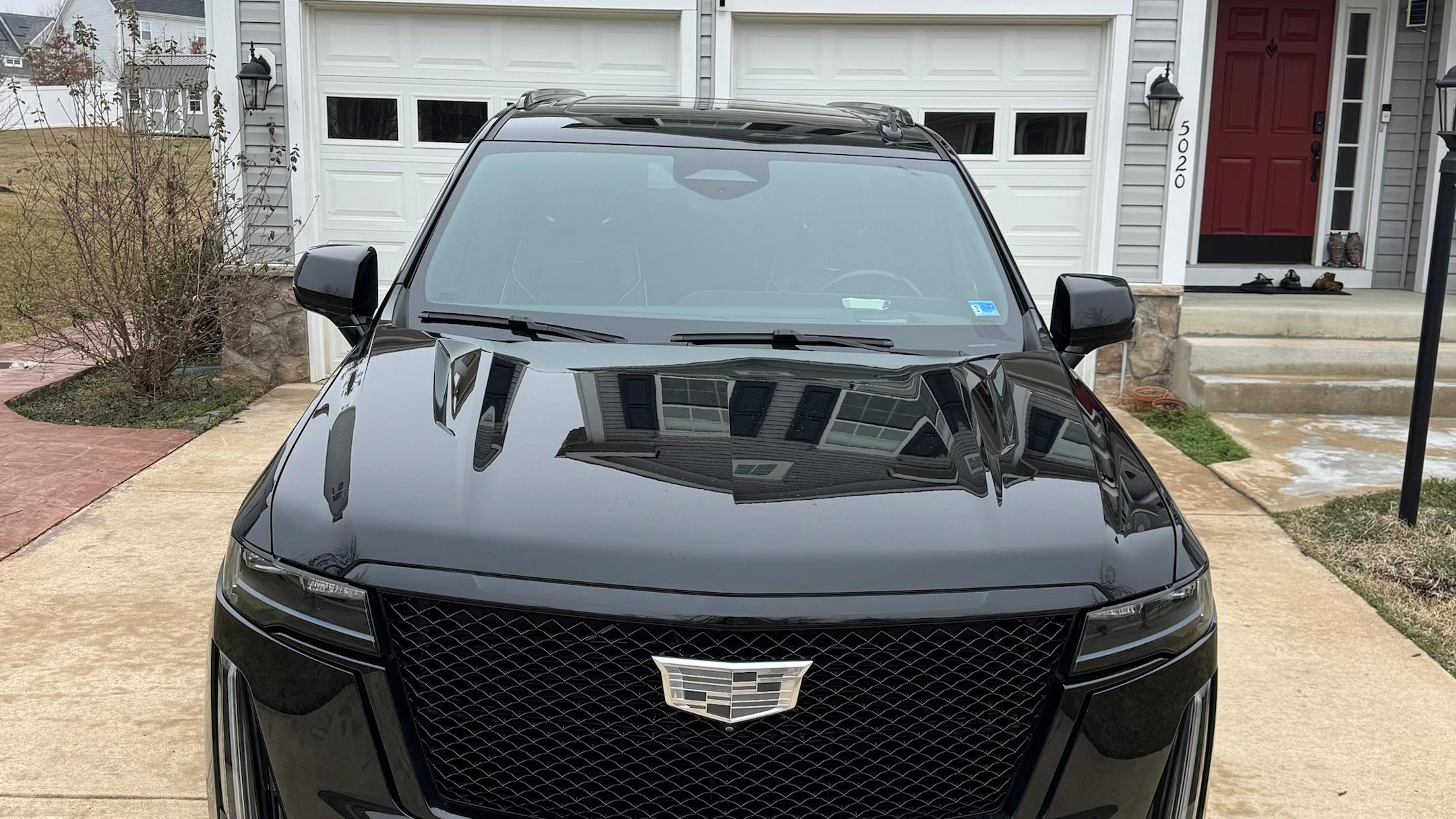 Cadillac Escalade ESV 2023 in 