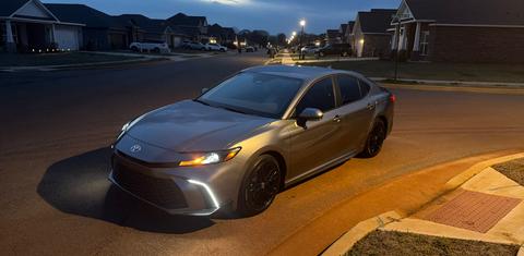 Toyota Camry Hybrid 2026