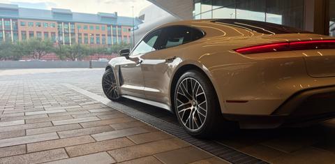 Porsche Taycan 2021