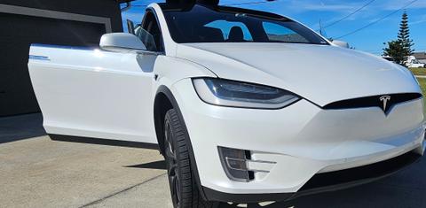 Tesla Model X 2020