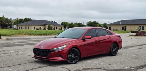 Hyundai Elantra 2022