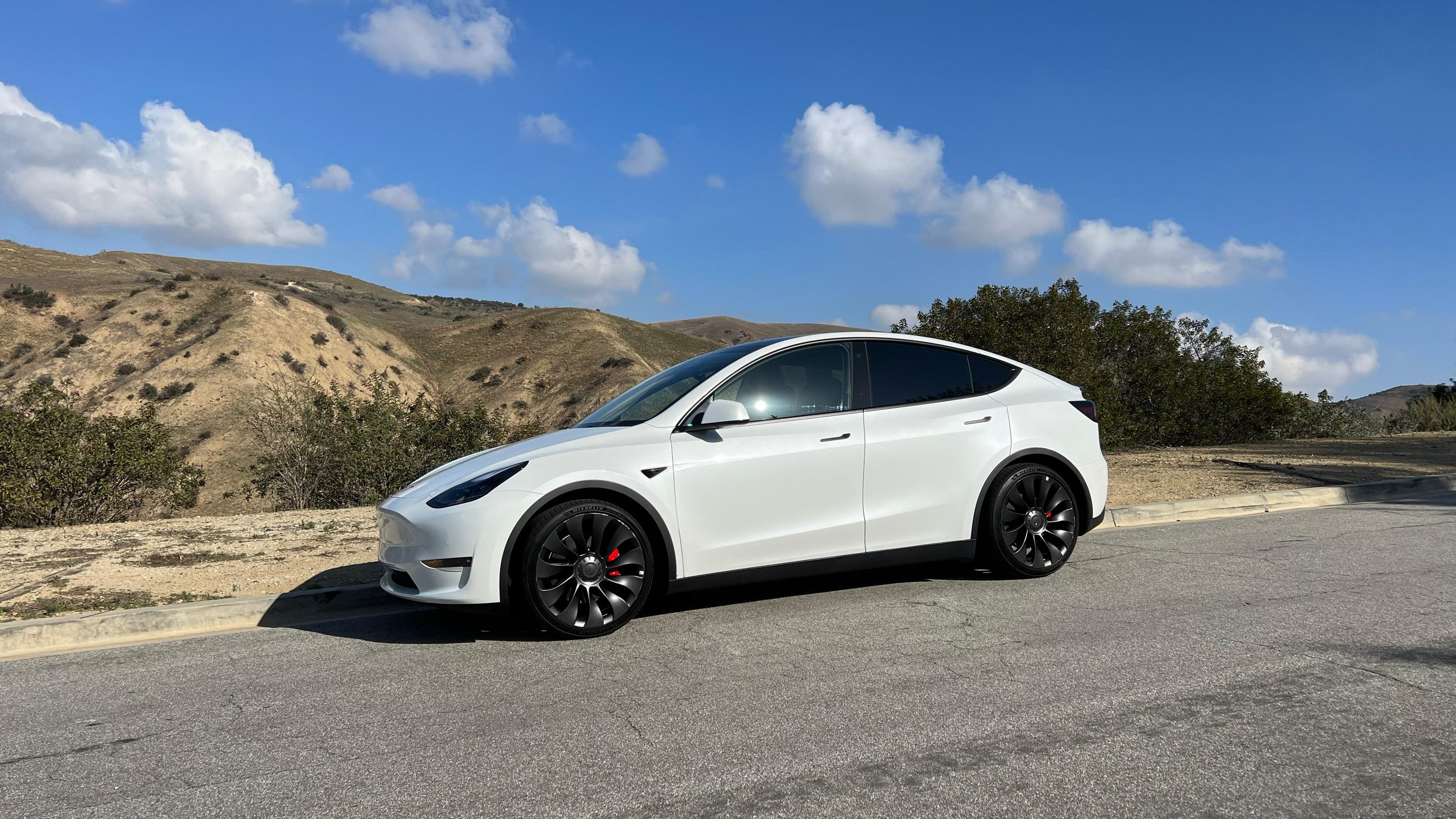 Tesla Model Y 2022 in Irvine, CA