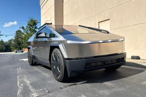 Tesla Cybertruck 2025 in Duluth