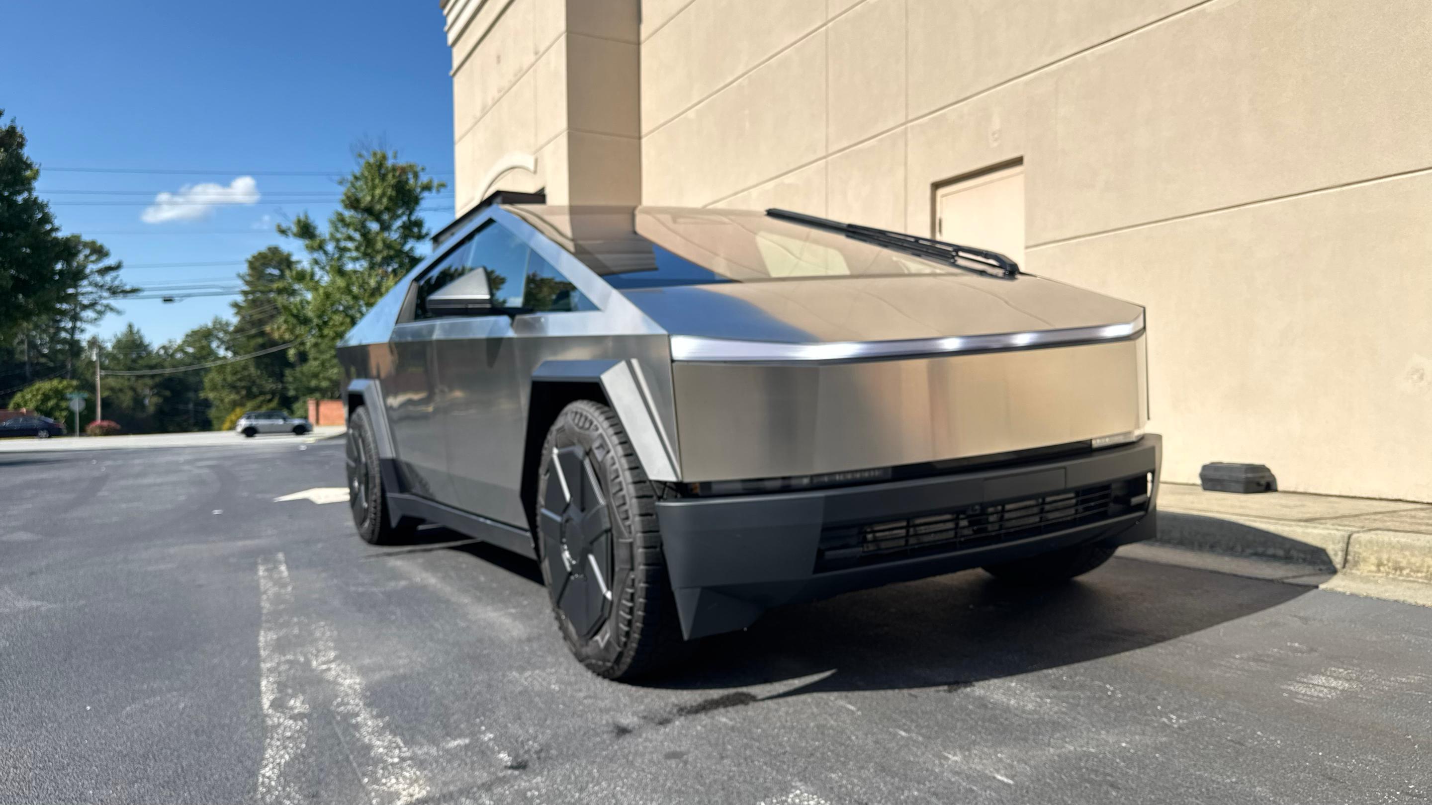 Tesla Cybertruck 2025 in 