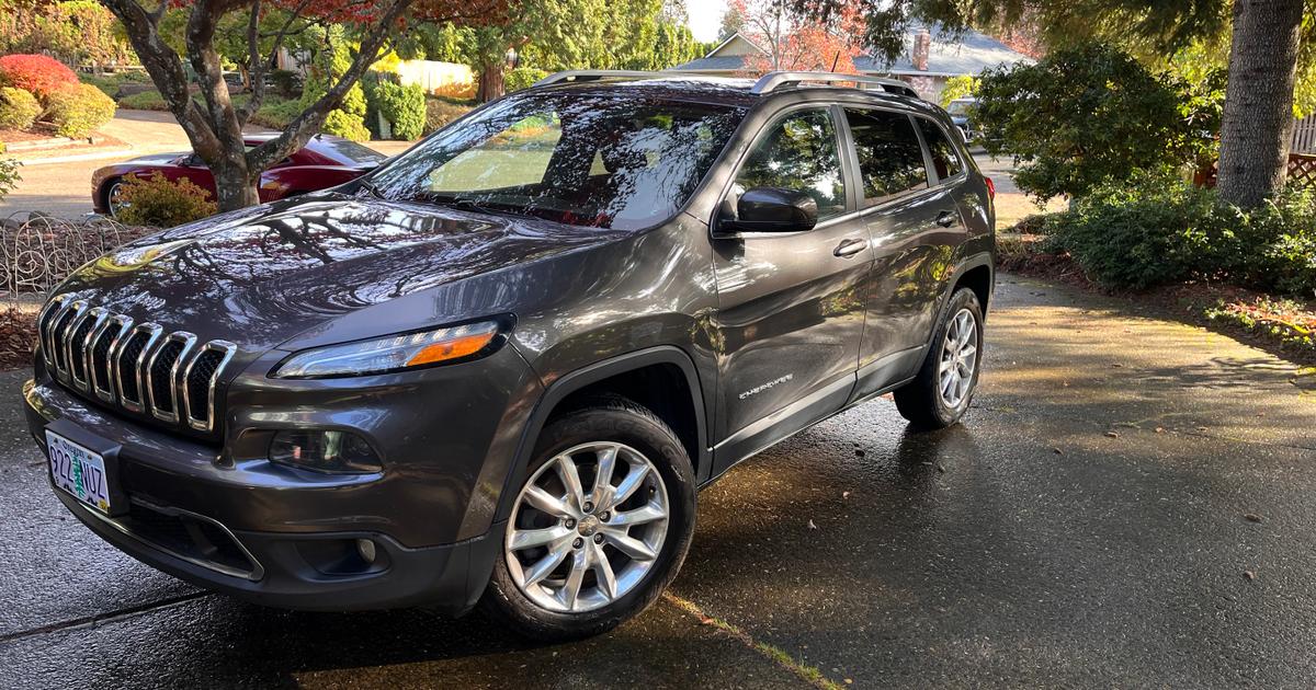 Jeep Cherokee 2014 rental in Milwaukie, OR by Elizabeth S. Turo