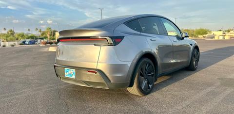 Tesla Model Y 2026