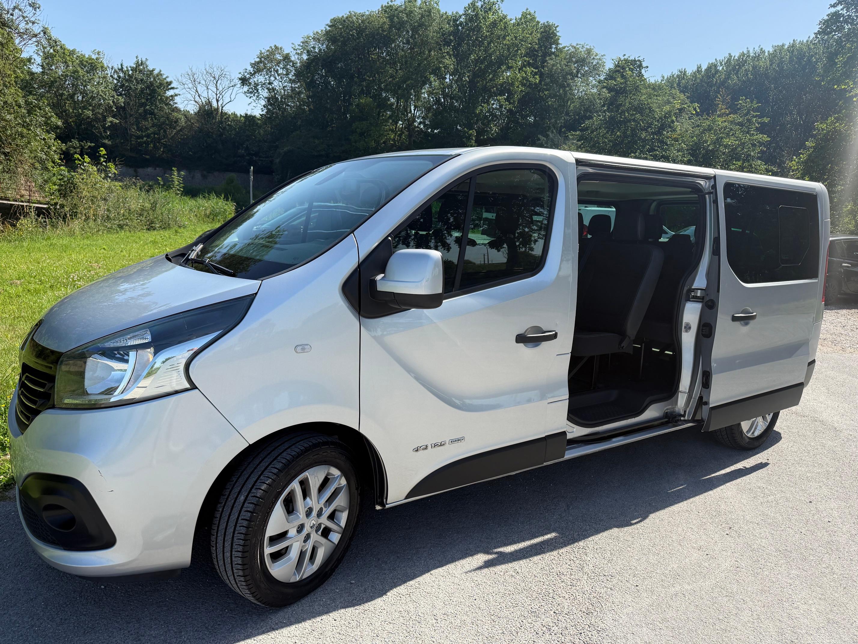Renault TRAFIC III 2015 à Lille