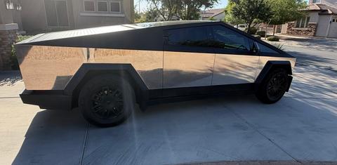 Tesla Cybertruck 2025